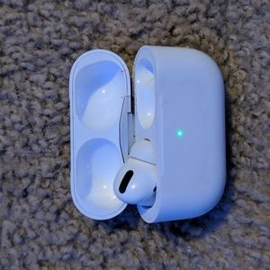 COPY - Apple Airpods Left Ear Piece & Case